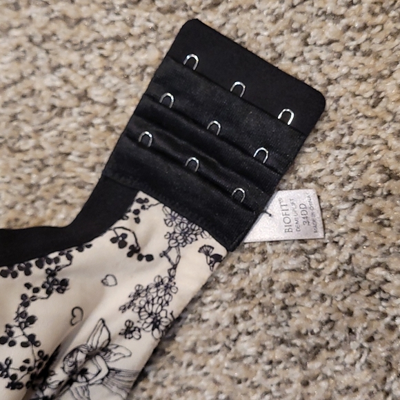 Victoria Secret Bras ---34 DD & X 2---34 DDD - Picture 4 of 12